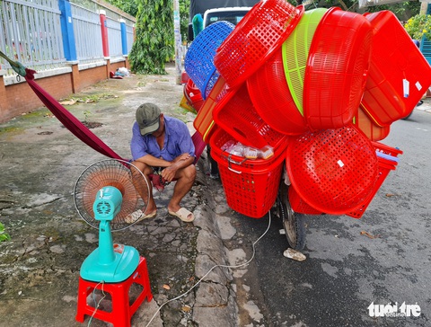 Những bữa trưa qua quýt bên đường - Ảnh 6. Những bữa trưa qua quýt bên đường - Ảnh 6.