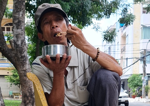 Những bữa trưa qua quýt bên đường - Ảnh 4. Những bữa trưa qua quýt bên đường - Ảnh 4.