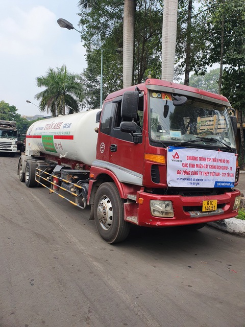 Nguồn oxy lỏng từ VNSTEEL hỗ trợ nhiều bệnh nhân COVID-19 - Ảnh 2. Nguồn oxy lỏng từ VNSTEEL hỗ trợ nhiều bệnh nhân COVID-19 - Ảnh 2.