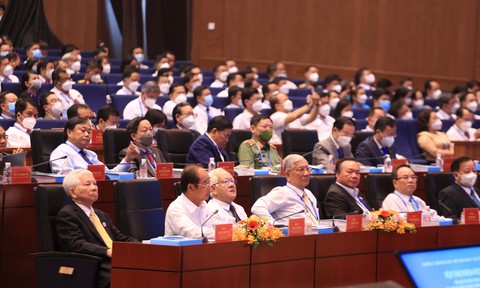 Người dân Bình Dương thu nhập cao nhất nước nhưng phải cảnh giác bẫy thu nhập - Ảnh 1. Người dân Bình Dương thu nhập cao nhất nước nhưng phải cảnh giác bẫy thu nhập - Ảnh 1.