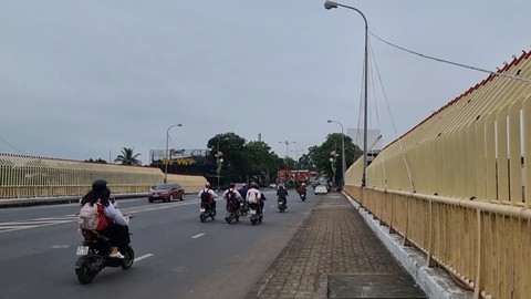 Lập biên bản, buộc dừng gắn lan can như ‘hàng rào nhà tù” - Ảnh 2. Lập biên bản, buộc dừng gắn lan can như ‘hàng rào nhà tù” - Ảnh 2.