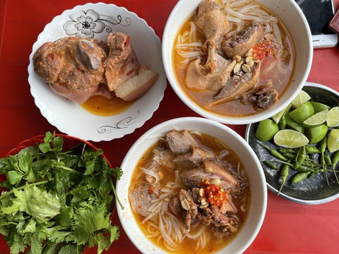 Mì quảng Phan Thiết - món ăn gây ‘sốc văn hóa’ - Ảnh 4. Mì quảng Phan Thiết - món ăn gây ‘sốc văn hóa’ - Ảnh 4.