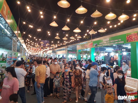 Châu Đốc lập kỷ lục địa phương có nhiều cơ sở làm mắm Nam Bộ nhất Việt Nam - Ảnh 2. Châu Đốc lập kỷ lục địa phương có nhiều cơ sở làm mắm Nam Bộ nhất Việt Nam - Ảnh 2.