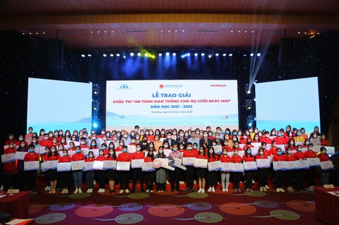 Trao giải cuộc thi ‘An toàn giao thông cho nụ cười ngày mai’ năm 2021 - 2022 - Ảnh 1. Trao giải cuộc thi ‘An toàn giao thông cho nụ cười ngày mai’ năm 2021 - 2022 - Ảnh 1.