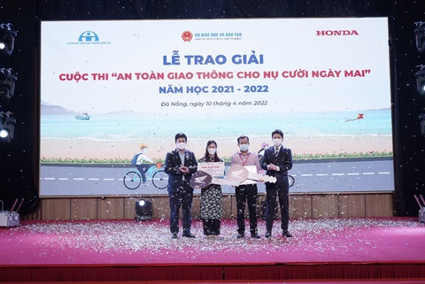 Trao giải cuộc thi ‘An toàn giao thông cho nụ cười ngày mai’ năm 2021 - 2022 - Ảnh 3. Trao giải cuộc thi ‘An toàn giao thông cho nụ cười ngày mai’ năm 2021 - 2022 - Ảnh 3.