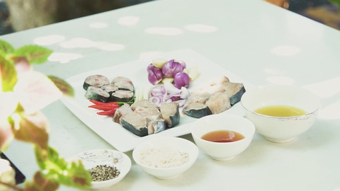 Độc đáo món cá thu rim nước mía của Nguyễn Phi Hùng - Ảnh 3. Độc đáo món cá thu rim nước mía của Nguyễn Phi Hùng - Ảnh 3.