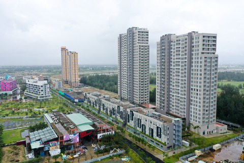 30 tỉ USD đóng băng trong condotel, shophouse, biệt thự nghỉ dưỡng - Ảnh 1. 30 tỉ USD đóng băng trong condotel, shophouse, biệt thự nghỉ dưỡng - Ảnh 1.
