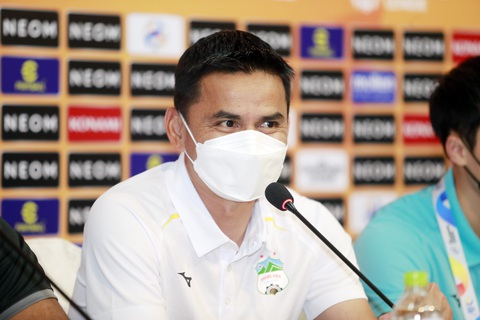 HLV Kiatisak: Cầu thủ Việt muốn ra nước ngoài cần đá tốt ở AFC Champions League - Ảnh 1. HLV Kiatisak: Cầu thủ Việt muốn ra nước ngoài cần đá tốt ở AFC Champions League - Ảnh 1.