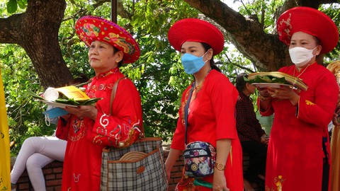 Hàng ngàn người dự khai hội Tháp Bà Ponagar sau 2 năm tạm ngưng - Ảnh 5. Hàng ngàn người dự khai hội Tháp Bà Ponagar sau 2 năm tạm ngưng - Ảnh 5.