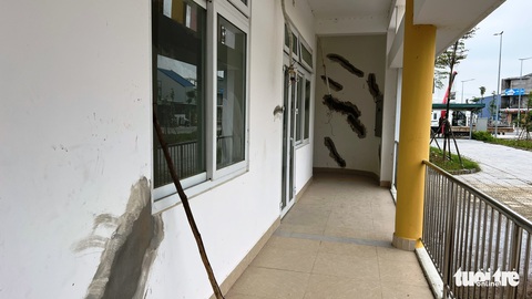Trường mầm non hiện đại và đẹp nhất tỉnh chưa sử dụng đã lún nứt - Ảnh 5. Trường mầm non hiện đại và đẹp nhất tỉnh chưa sử dụng đã lún nứt - Ảnh 5.