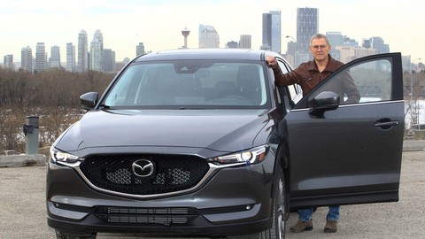 Định mua xe sang nhưng chốt Mazda CX-5 vì chạy ngoài đường đẹp như xe Mercedes - Ảnh 1. Định mua xe sang nhưng chốt Mazda CX-5 vì chạy ngoài đường đẹp như xe Mercedes - Ảnh 1.