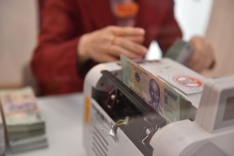 Tin tức sáng 20-4: CSGT tăng tuần tra, xử phạt dịp lễ; Hơn 14,6 triệu tỉ đồng gửi ngân hàng - Ảnh 3. ngân hàng - Ảnh 3.