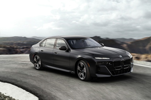 BMW 7-Series 2023 ra mắt: Màn lột xác lớn gây sức ép cho Mercedes-Benz S-Class - Ảnh 1. BMW 7-Series 2023 ra mắt: Màn lột xác lớn gây sức ép cho Mercedes-Benz S-Class - Ảnh 1.