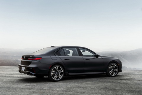BMW 7-Series 2023 ra mắt: Màn lột xác lớn gây sức ép cho Mercedes-Benz S-Class - Ảnh 4. BMW 7-Series 2023 ra mắt: Màn lột xác lớn gây sức ép cho Mercedes-Benz S-Class - Ảnh 4.