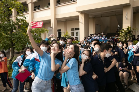 Hiền Hồ lại viết thư tay xin lỗi, Sơn Tùng M-TP gây thất vọng - Ảnh 6. Hiền Hồ lại viết thư tay xin lỗi, Sơn Tùng M-TP gây thất vọng - Ảnh 6.