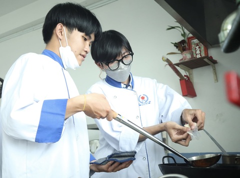 Điều chỉnh chương trình giáo dục thường xuyên từ khóa 2022-2023 - Ảnh 1. Điều chỉnh chương trình giáo dục thường xuyên từ khóa 2022-2023 - Ảnh 1.