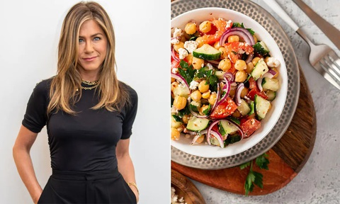 Món salad Jennifer Aniston ăn mỗi ngày suốt 10 năm khi quay Friends, có gì lạ? - Ảnh 1. Món salad Jennifer Aniston ăn mỗi ngày suốt 10 năm khi quay Friends, có gì lạ? - Ảnh 1.