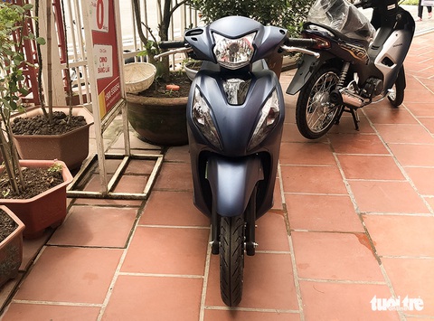 Honda Vision khan hàng, giá đại lý chênh cả chục triệu đồng - Ảnh 2. Honda Vision khan hàng, giá đại lý chênh cả chục triệu đồng - Ảnh 2.