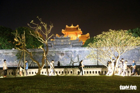 Khai trương phố đi bộ trong lòng di sản Kinh thành Huế - Ảnh 3. Khai trương phố đi bộ trong lòng di sản Kinh thành Huế - Ảnh 3.