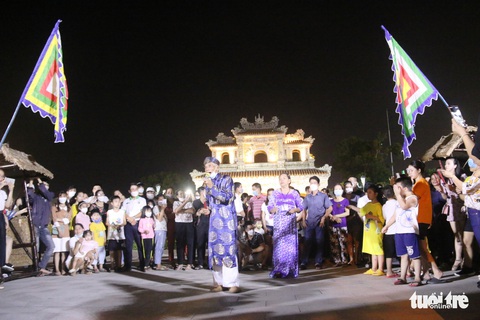 Khai trương phố đi bộ trong lòng di sản Kinh thành Huế - Ảnh 4. Khai trương phố đi bộ trong lòng di sản Kinh thành Huế - Ảnh 4.