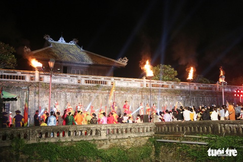 Khai trương phố đi bộ trong lòng di sản Kinh thành Huế - Ảnh 5. Khai trương phố đi bộ trong lòng di sản Kinh thành Huế - Ảnh 5.