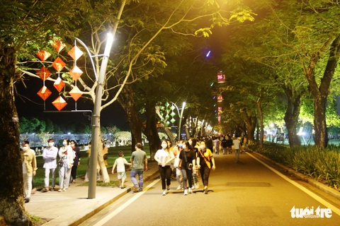 Khai trương phố đi bộ trong lòng di sản Kinh thành Huế - Ảnh 10. Khai trương phố đi bộ trong lòng di sản Kinh thành Huế - Ảnh 10.
