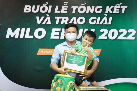 ‘Runner nhí’ hứng khởi nhận giải thưởng chạy bộ trực tuyến MILO Erun - Ảnh 2. ‘Runner nhí’ hứng khởi nhận giải thưởng chạy bộ trực tuyến MILO Erun - Ảnh 2.