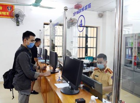 Đấu giá biển số ô tô: Bán xe được giữ lại biển số - Ảnh 1. Đấu giá biển số ô tô: Bán xe được giữ lại biển số - Ảnh 1.