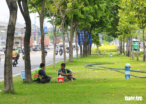 TP.HCM nắng oi ả, miền Nam mưa tăng dần dịp lễ 30-4 và 1-5 - Ảnh 6. TP.HCM nắng oi ả, miền Nam mưa tăng dần dịp lễ 30-4 và 1-5 - Ảnh 6.