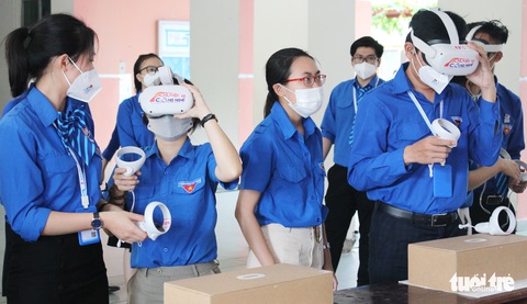 Hướng tới xây dựng mẫu hình người sư phạm - Ảnh 1. Hướng tới xây dựng mẫu hình người sư phạm - Ảnh 1.