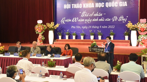 Nhớ Võ Hồng, người đánh thức thiên lương - Ảnh 1. Nhớ Võ Hồng, người đánh thức thiên lương - Ảnh 1.