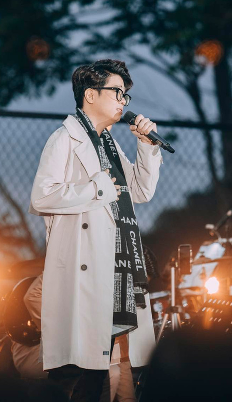 Bùi Anh Tuấn hủy hát do nhiễm COVID-19 lần 3; Lý Nhã Kỳ đóng phim cùng Han Jae Suk - Ảnh 2. Bùi Anh Tuấn hủy hát do nhiễm COVID-19 lần 3; Lý Nhã Kỳ đóng phim cùng Han Jae Suk - Ảnh 2.