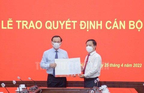 Ông Ma Xuân Việt làm bí thư Quận ủy quận 6, TP.HCM - Ảnh 3. Ông Ma Xuân Việt làm bí thư Quận ủy quận 6, TP.HCM - Ảnh 3.