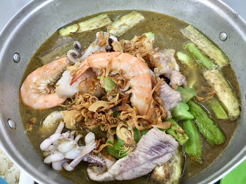 Mỹ Tho tánh kỳ: Lẩu mắm khổ qua sống cắt lát, nước mía rau câu full topping - Ảnh 3. Mỹ Tho tánh kỳ: Lẩu mắm khổ qua sống cắt lát, nước mía rau câu full topping - Ảnh 3.