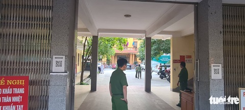 Từng nói không nhận đồng hoa hồng nào, giám đốc CDC Nam Định vừa bị bắt liên quan vụ Việt Á - Ảnh 2. Từng nói không nhận đồng hoa hồng nào, giám đốc CDC Nam Định vừa bị bắt liên quan vụ Việt Á - Ảnh 2.