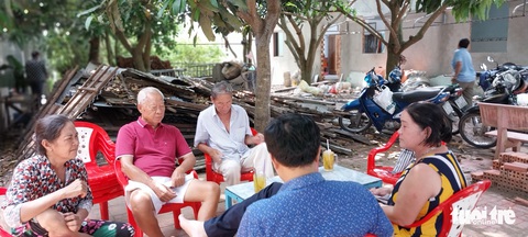 Người dân tố vợ chồng cựu nhà giáo ôm hơn chục tỉ đồng tiền hụi bỏ trốn - Ảnh 1. Người dân tố vợ chồng cựu nhà giáo ôm hơn chục tỉ đồng tiền hụi bỏ trốn - Ảnh 1.