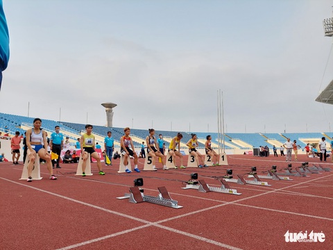 Vận hành hệ thống thi đấu điền kinh SEA Games 31, xuất hiện nhiều sự cố... gây cười! - Ảnh 1. Vận hành hệ thống thi đấu điền kinh SEA Games 31, xuất hiện nhiều sự cố... gây cười! - Ảnh 1.