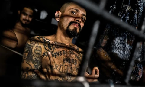 MS-13 - băng đảng bị Tổng thống Mỹ thề loại bỏ - Kỳ 1: Đâm chém vô lý và tàn độc - Ảnh 1. MS-13 - băng đảng bị Tổng thống Mỹ thề loại bỏ - Kỳ 1: Đâm chém vô lý và tàn độc - Ảnh 1.