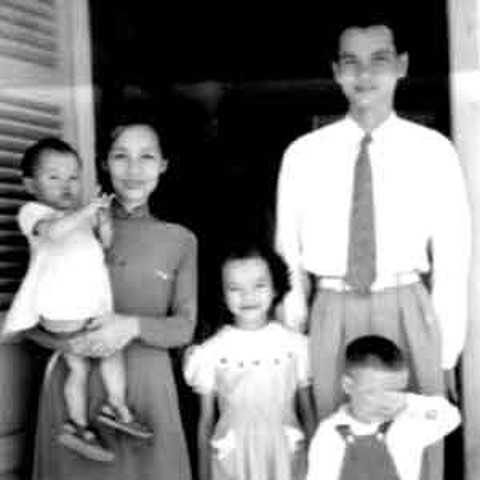 Nhớ Võ Hồng, người đánh thức thiên lương - Ảnh 3. Nhớ Võ Hồng, người đánh thức thiên lương - Ảnh 3.