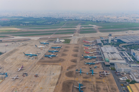 Khai thác bình thường hai đường băng, giảm quá tải ở sân bay Tân Sơn Nhất - Ảnh 2. Khai thác bình thường hai đường băng, giảm quá tải ở sân bay Tân Sơn Nhất - Ảnh 2.
