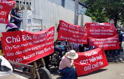 Thu tiền làm căn hộ đã 4 năm nhưng chỉ là bãi đất trống - Ảnh 1. Thu tiền làm căn hộ đã 4 năm nhưng chỉ là bãi đất trống - Ảnh 1.