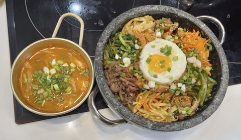 Cơm trộn và canh tương đậu kim chi: Cần gì phải đến Hàn Quốc mới được ăn? - Ảnh 1. Cơm trộn và canh tương đậu kim chi: Cần gì phải đến Hàn Quốc mới được ăn? - Ảnh 1.