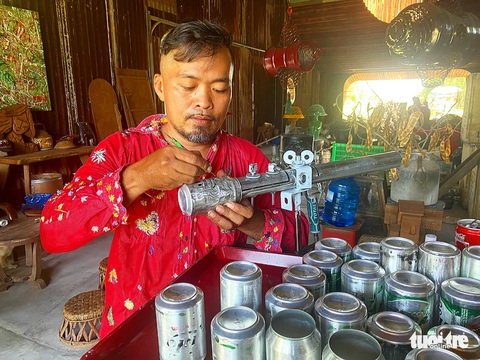 Mở Xưởng tái sinh, biến rác thành tác phẩm nghệ thuật - Ảnh 4. Mở Xưởng tái sinh, biến rác thành tác phẩm nghệ thuật - Ảnh 4.