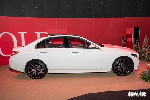 Mercedes-Benz C-Class 2022 ra mắt Việt Nam: Giá cao nhất 2,4 tỉ đồng, như tiểu S-Class - Ảnh 6. Mercedes-Benz C-Class 2022 ra mắt Việt Nam: Giá cao nhất 2,4 tỉ đồng, như tiểu S-Class - Ảnh 6.