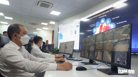 Long An ra mắt Trung tâm điều hành thông minh giúp giải quyết nhanh phản ảnh của dân - Ảnh 1. Long An ra mắt Trung tâm điều hành thông minh giúp giải quyết nhanh phản ảnh của dân - Ảnh 1.