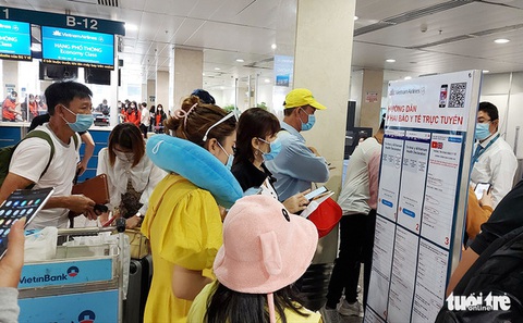 Sẽ bỏ khai báo y tế nội địa, vẫn khai báo nhập cảnh - Ảnh 1. Sẽ bỏ khai báo y tế nội địa, vẫn khai báo nhập cảnh - Ảnh 1.