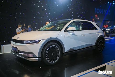 Hyundai Ioniq 5 ra mắt Việt Nam: Xe điện cạnh tranh Kia EV6, đi 450km trong 1 lần sạc - Ảnh 3. Hyundai Ioniq 5 ra mắt Việt Nam: Xe điện cạnh tranh Kia EV6, đi 450km trong 1 lần sạc - Ảnh 3.