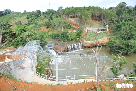 Thác đẹp bị băm nát mới đề nghị quy hoạch làm điểm du lịch - Ảnh 4. Thác đẹp bị băm nát mới đề nghị quy hoạch làm điểm du lịch - Ảnh 4.