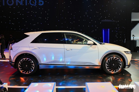 Hyundai Ioniq 5 ra mắt Việt Nam: Xe điện cạnh tranh Kia EV6, đi 450km trong 1 lần sạc - Ảnh 11. Hyundai Ioniq 5 ra mắt Việt Nam: Xe điện cạnh tranh Kia EV6, đi 450km trong 1 lần sạc - Ảnh 11.