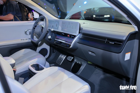 Hyundai Ioniq 5 ra mắt Việt Nam: Xe điện cạnh tranh Kia EV6, đi 450km trong 1 lần sạc - Ảnh 2. Hyundai Ioniq 5 ra mắt Việt Nam: Xe điện cạnh tranh Kia EV6, đi 450km trong 1 lần sạc - Ảnh 2.